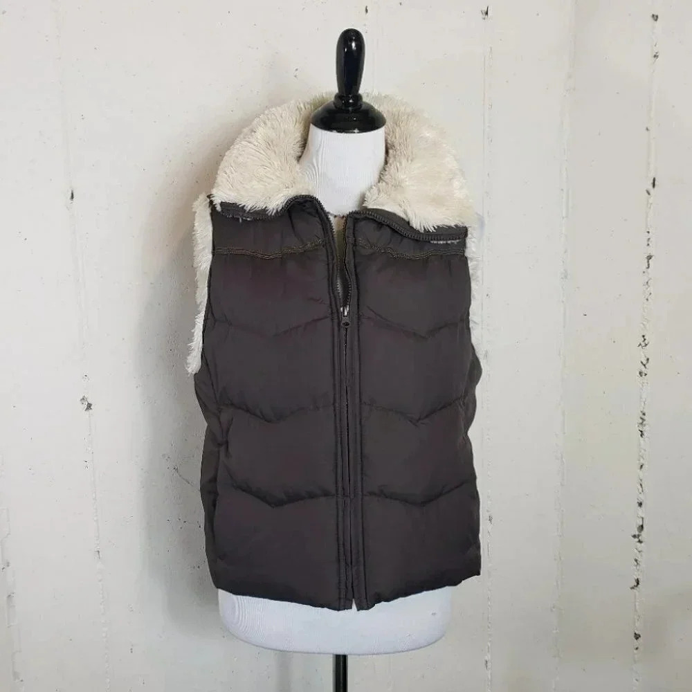 Big chill L Brown faux fur lined puffer vest